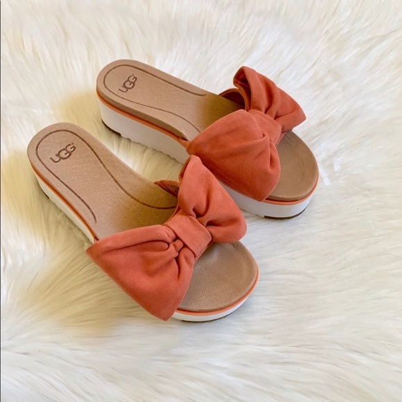 UGG Joan Platform Bow Suede Sandals In Coral - Picture 4 of 8
